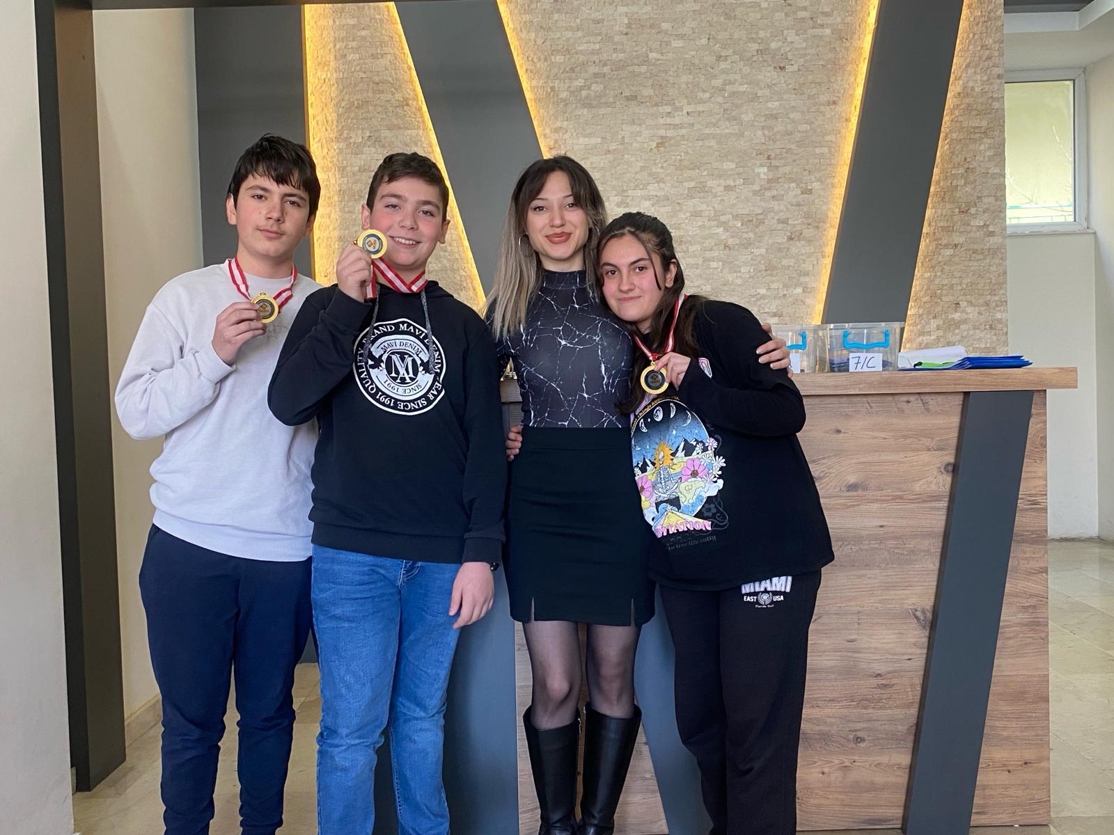 Kurumumuzdan Kareler